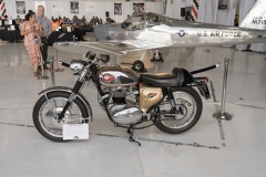JLL06351