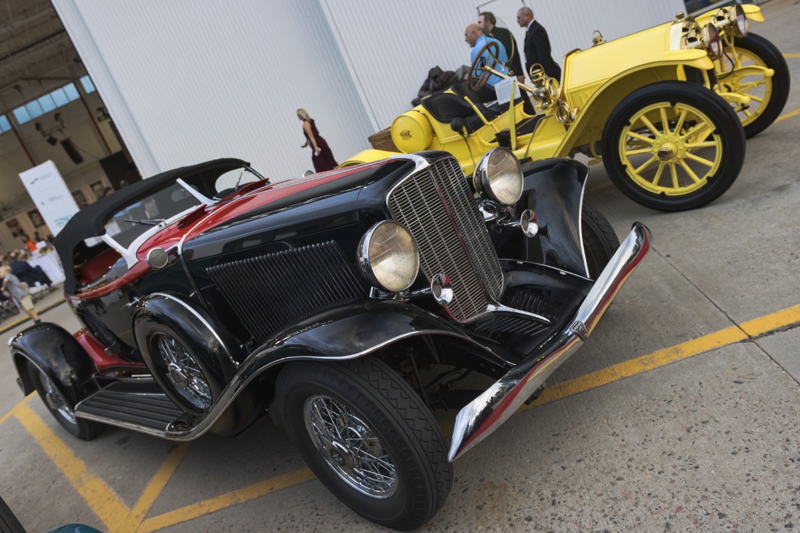 1933-Auburn-Model-12-165-Speedster-3-Medium